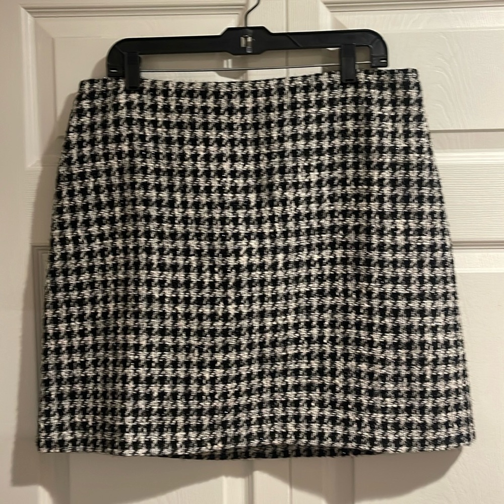 NWT, Loft houndstooth skirt, 14.